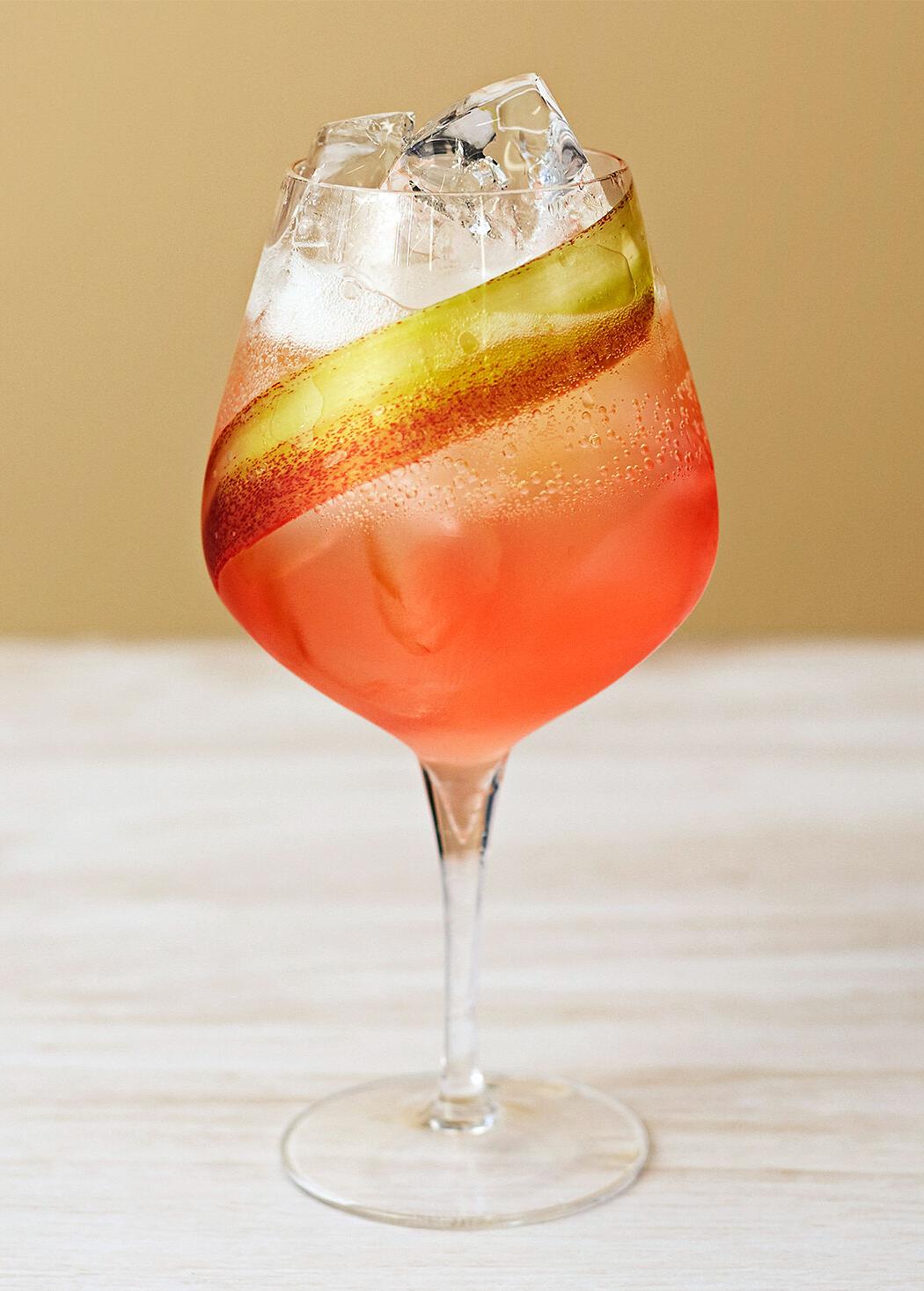 Seedlip Rhubarb Spritz